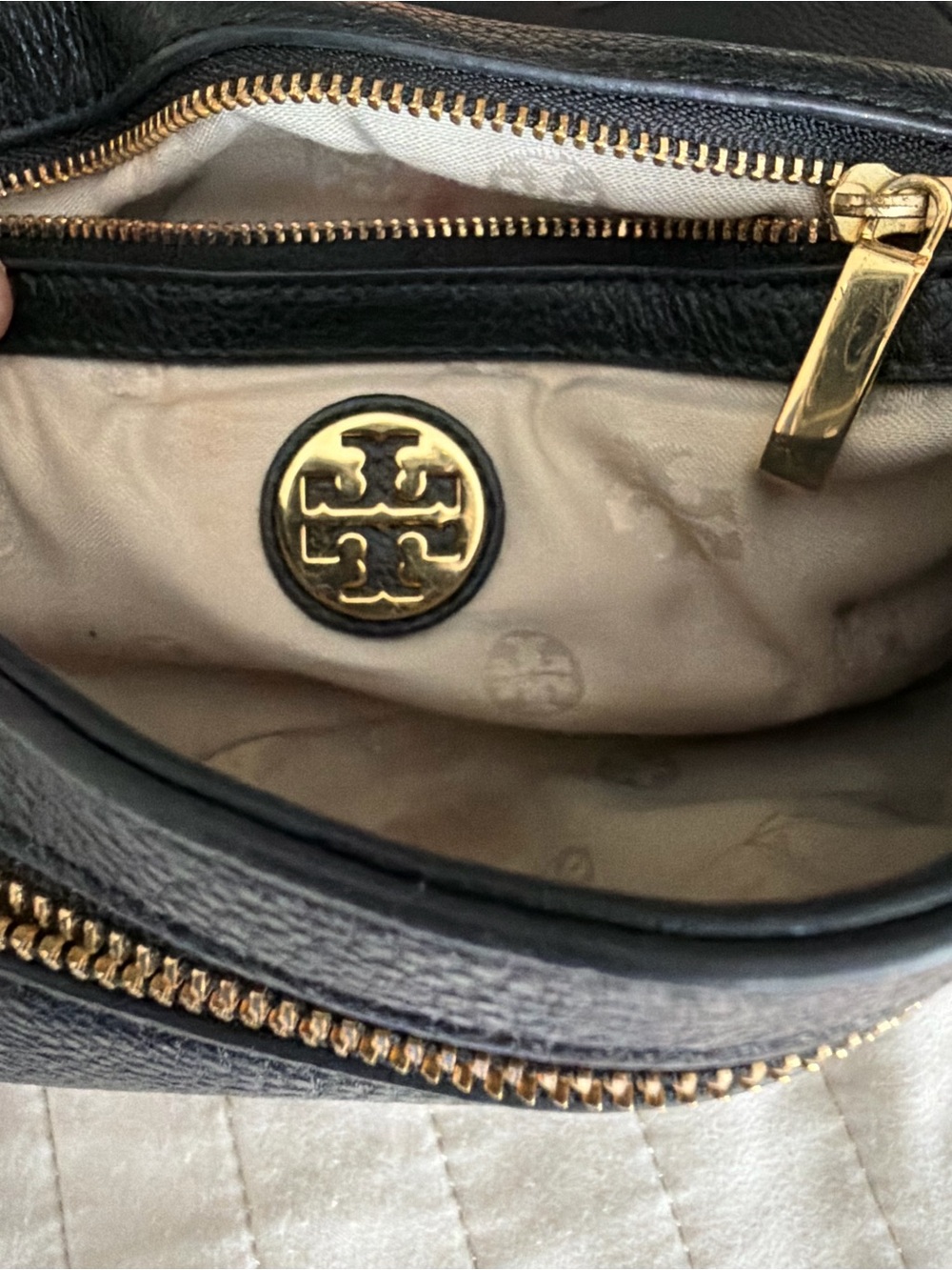 Tory Burch - Black Leather Crossbody with Gold Chain Strap - Picture 11 of 15